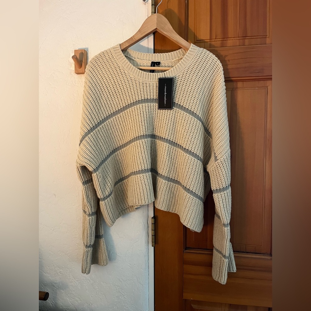 Moon & Madison cream and grey striped cropped sweater